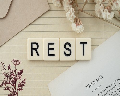 Momen istirahat dan pemulihan di siang hari